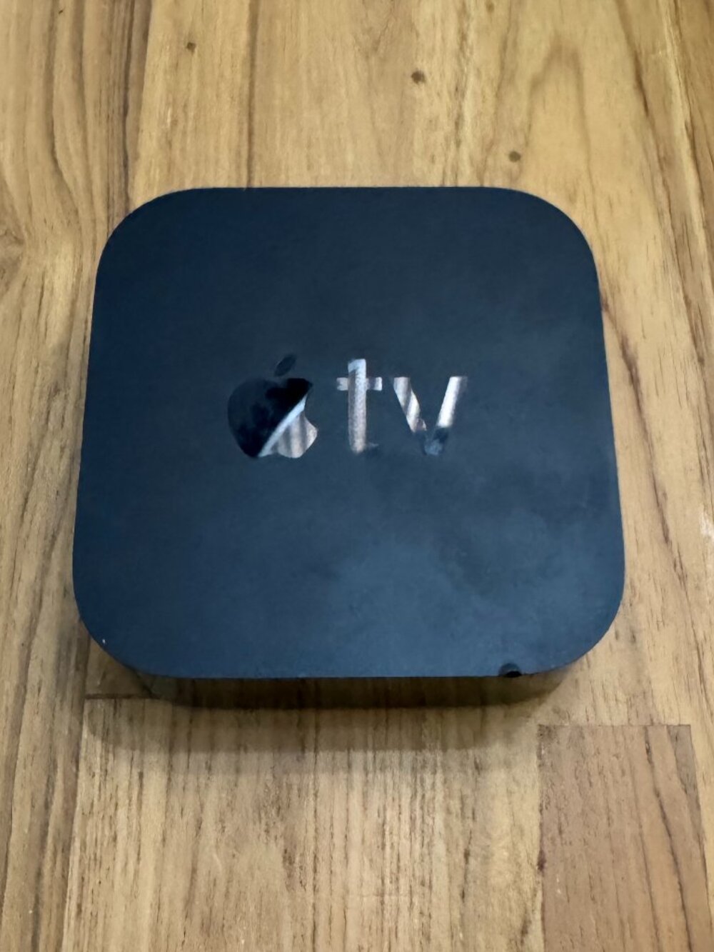 Apple TV 4K 1st Gen 32GB A1842  HD Streaming Box Only - READ